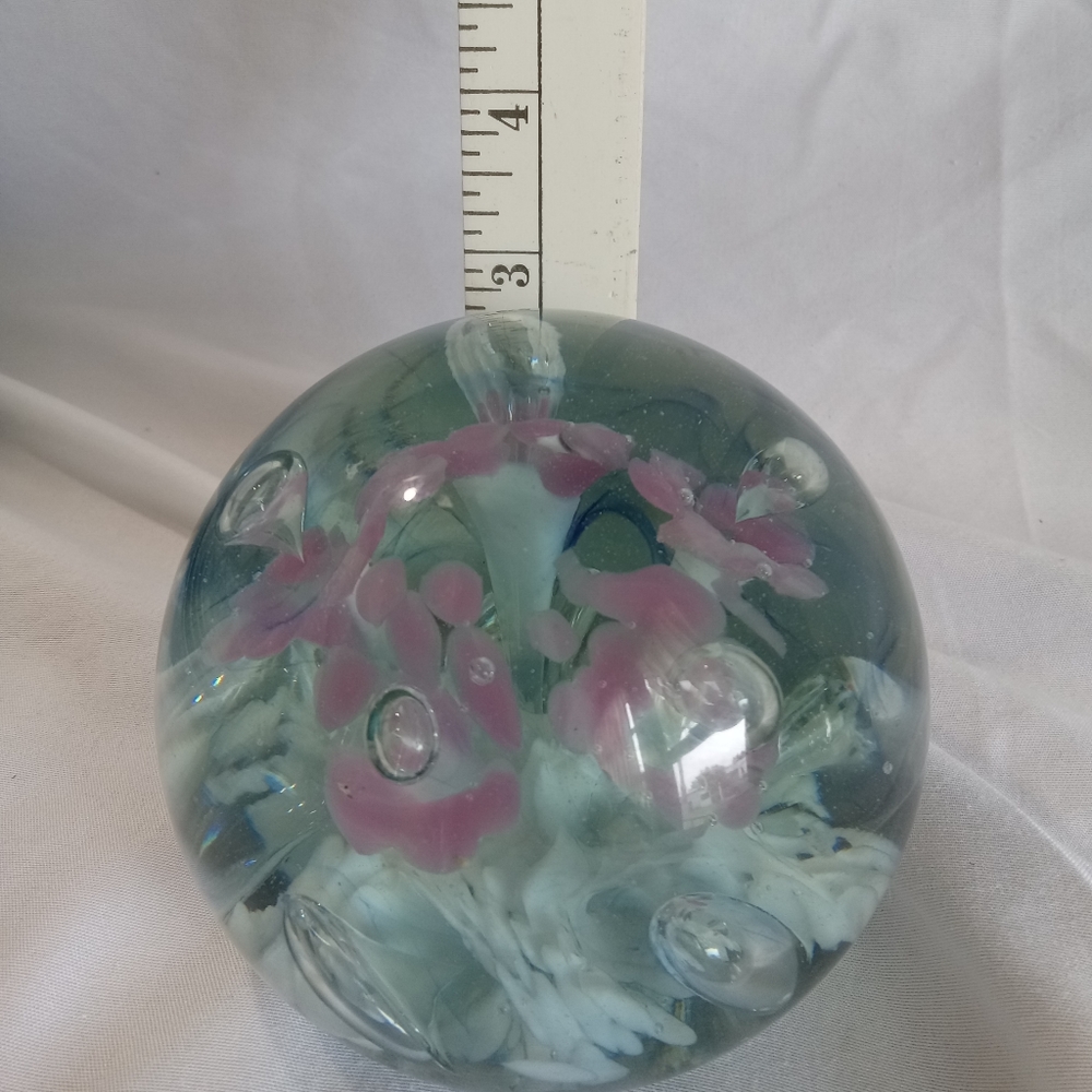 Gibson glass paperweight with pink flowers